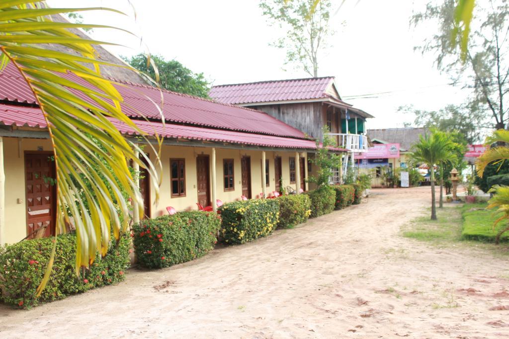 Mien Mien Otres Hotel Sihanoukville Exterior photo